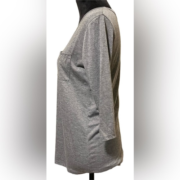 ladies shirt - Picture 3 of 7